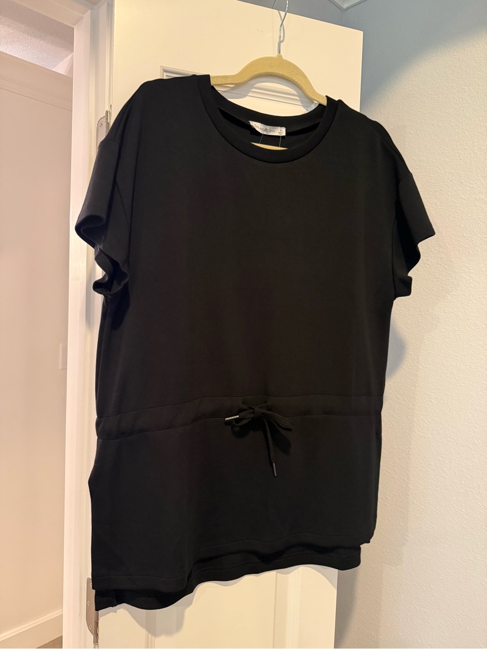 Women’s Black Short Sleeve Drawstring Tee - Medium - NWT